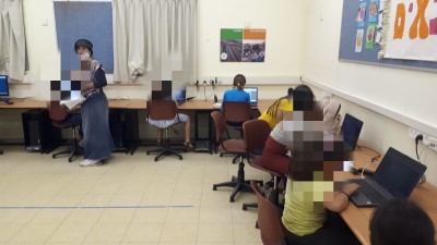 מחשבים ניידים לבית ספר אוהל שלום